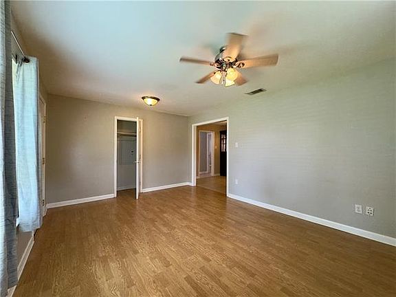 4th image of 1405 Taft Park