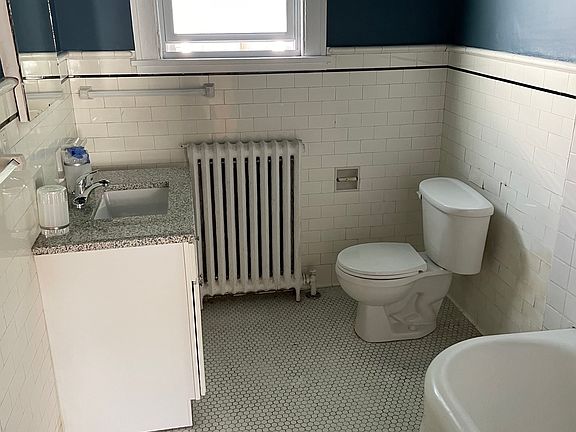 4th image of 49 Winthrop Ave #2R