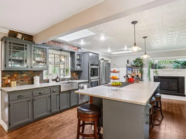 409 E Park Ave, Luck, WI 54853