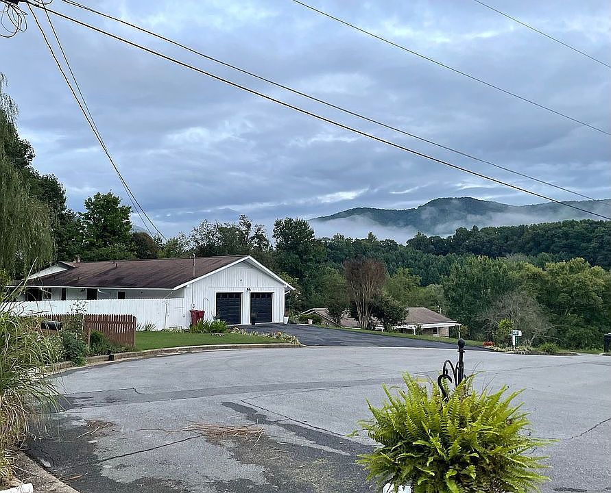 1st image of 509 David Cir