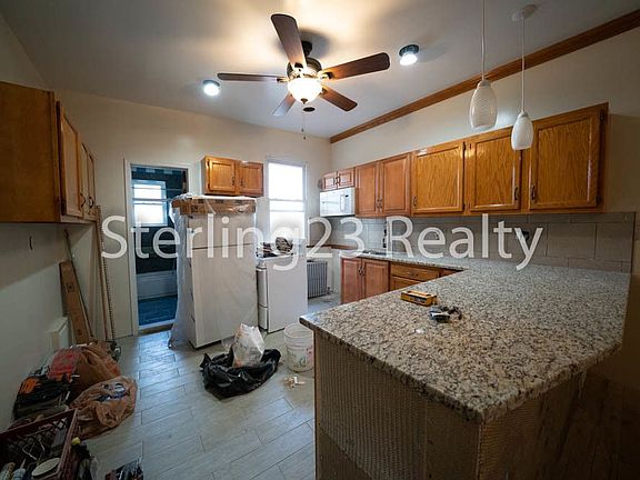 4th image of 3061 23rd St APT 3R