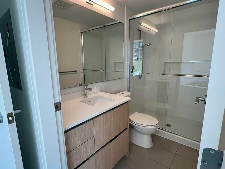 8940 University Cres #404 — Photo 8