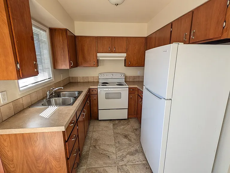 1134 E Main St #1 — Photo 9