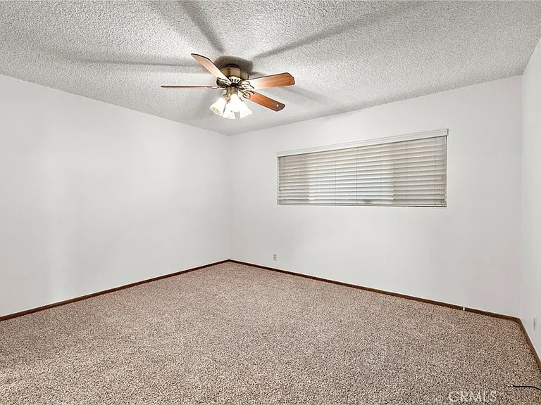 509 California Dr — Photo 16