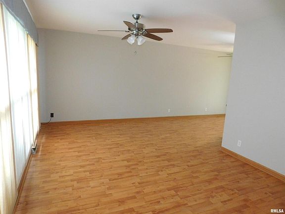 2nd image of 521 W Park St