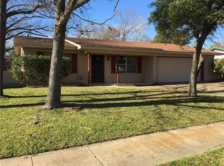 1219 Crestridge St, Ennis, TX 75119