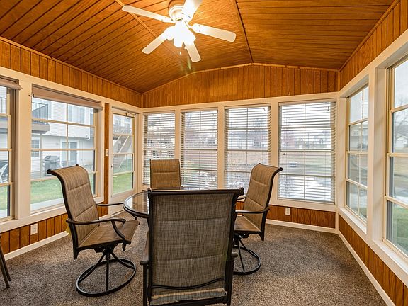2nd image of 5954 Sapphire Cir