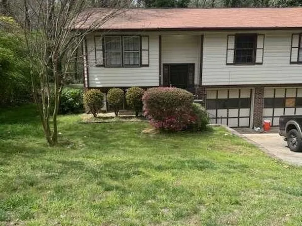 15 Victoria Dr, Ellenwood, GA 30294