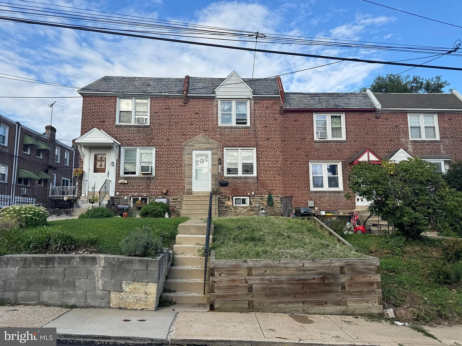 3 bed, 1056 sqft, $2,000 — Photo 2