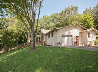 220 Oak Hill Dr, Franklin, NC 28734