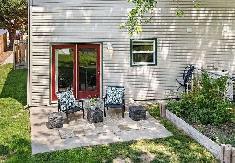 4327 W Grover St — Photo 28