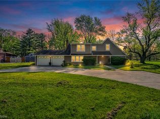 8689 Stearns Rd, Olmsted Township, OH 44138