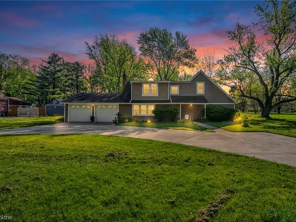 8689 Stearns Rd, Olmsted Township, OH 44138