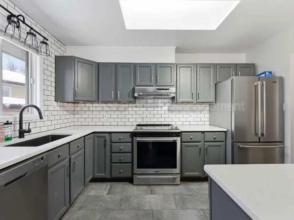 24 Loraine Ave, Quinte West, ON K8V 6M1