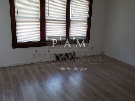 2nd image of 3770 E Holmes Ave