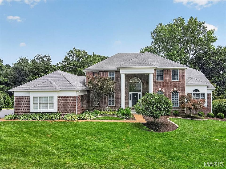 1st image of 336 Pine Bend Dr