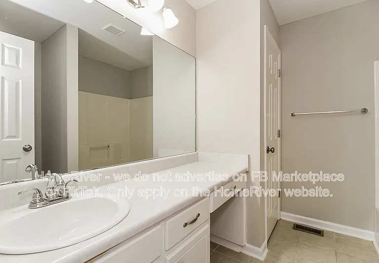 555 Browning Cir — Photo 10