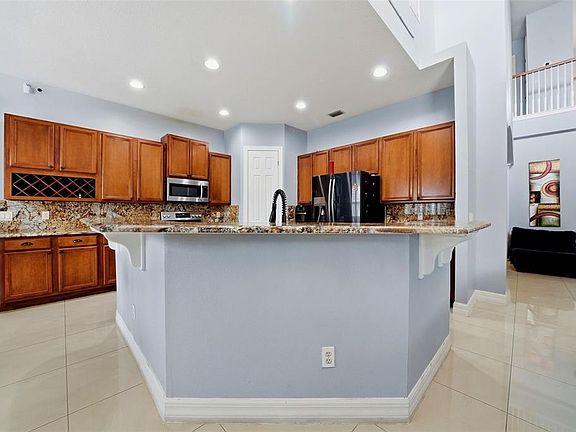 5th image of 18043 COZUMEL ISLE DRIVE