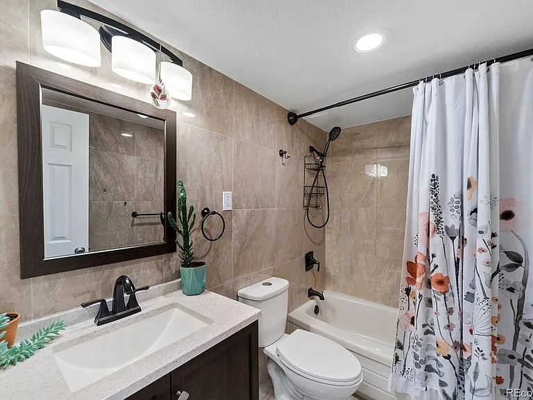 1121 N Albion St #705 — Photo 4