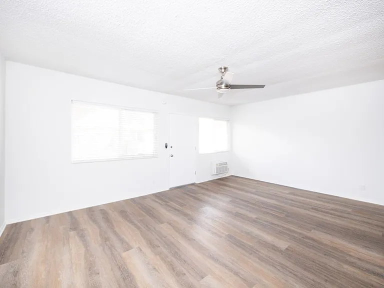 1166 S. Crenshaw Blvd — Photo 12