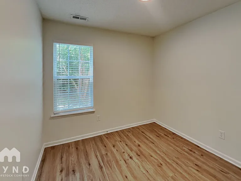1848 Mission Oaks St — Photo 14