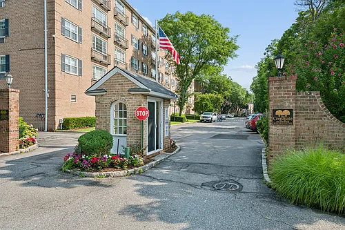 2 Consulate Dr #1-O Photo 1