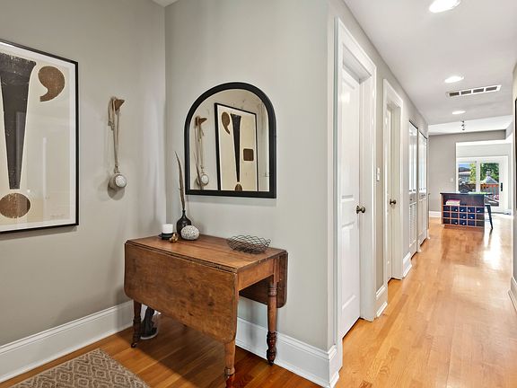 2nd image of 1451 W Summerdale Ave APT 3
