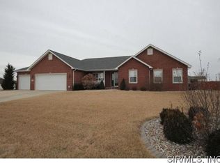 1007 Wyandot Ct, Mascoutah, IL 62258