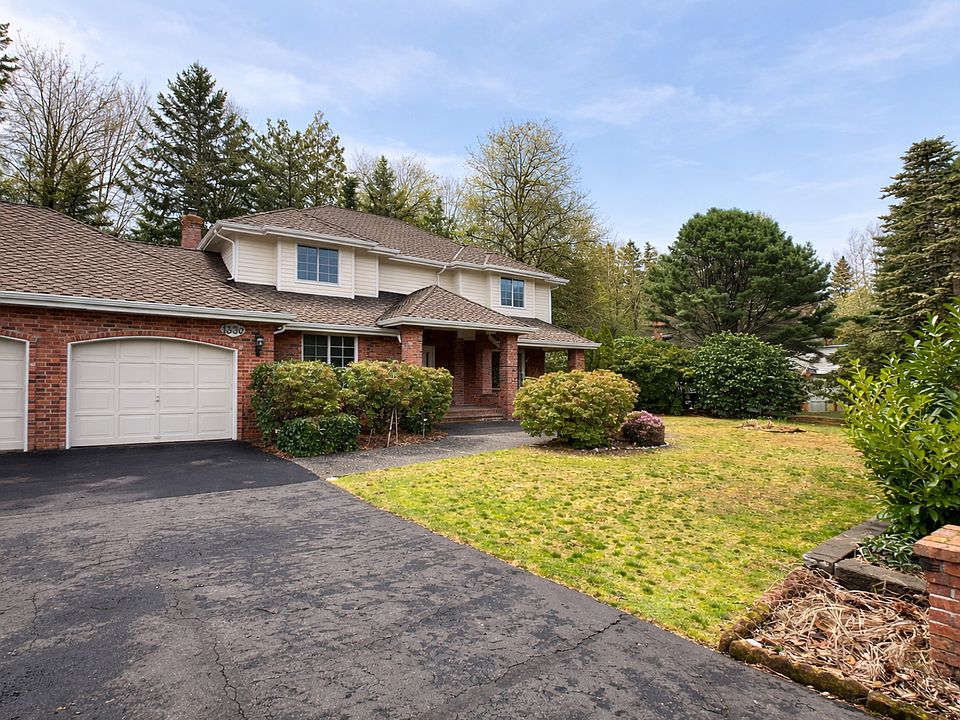 1st image of 1330 La Forest Dr SE