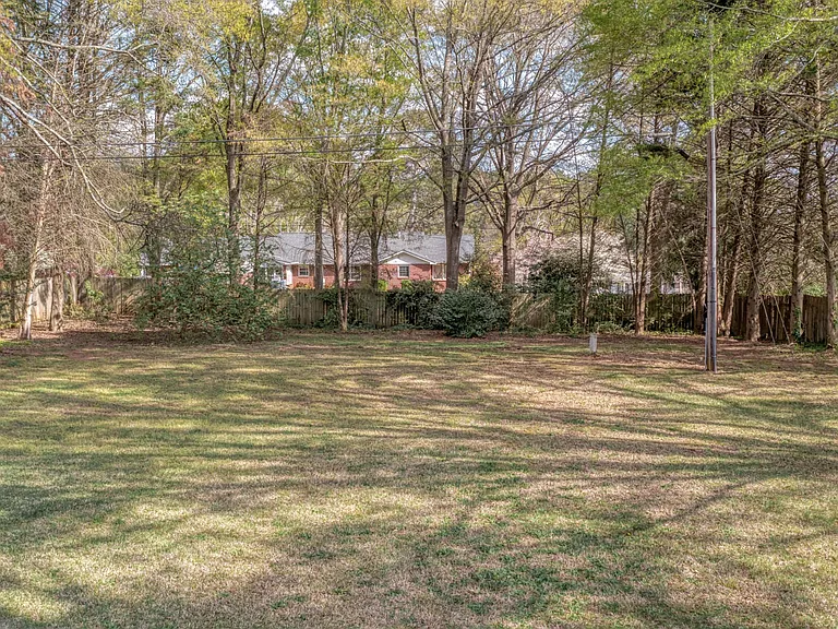 1416 Hilltop Dr — Photo 31