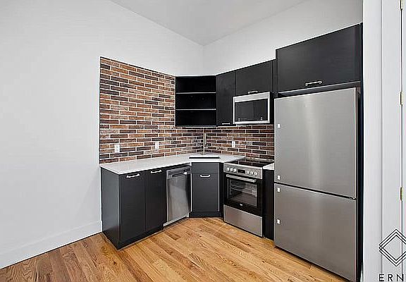 4th image of 163 Graham Ave #1C