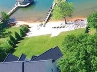 19801 Bustle Rd, Cornelius, NC 28031