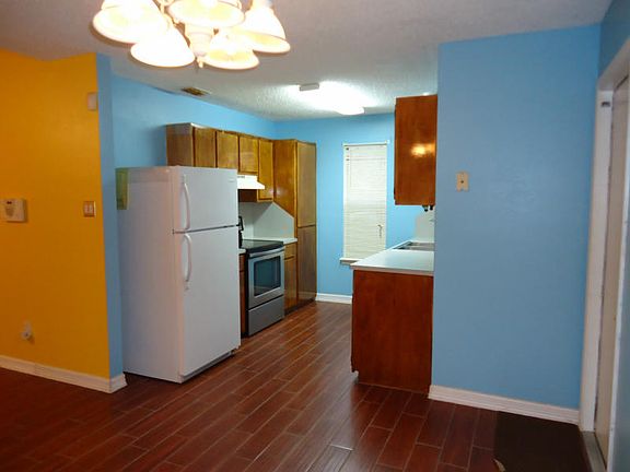5th image of 2070 Parkview Pl