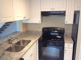 5848 Queen Elizabeth Way APT 3, Fort Myers, FL 33907