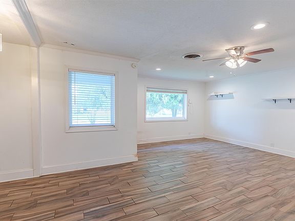 3rd image of 6131 Grape St
