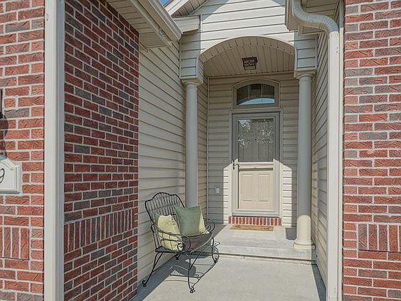 5th image of 7559 Kentwell Ln