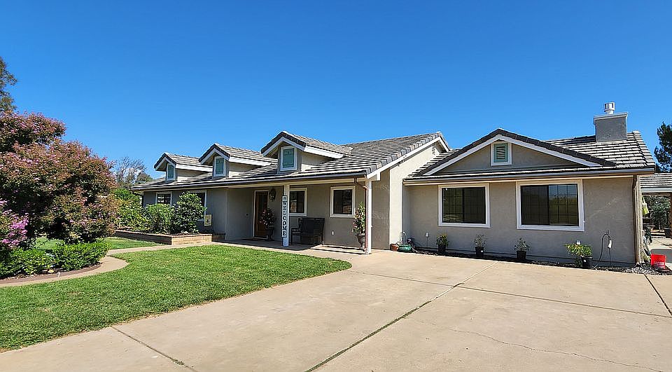 1st image of 32571 Galleano Ave