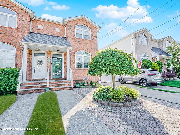 2nd image of 287 Greaves Ave