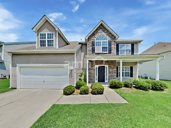5818 Parkstone Dr, Matthews, NC 28104