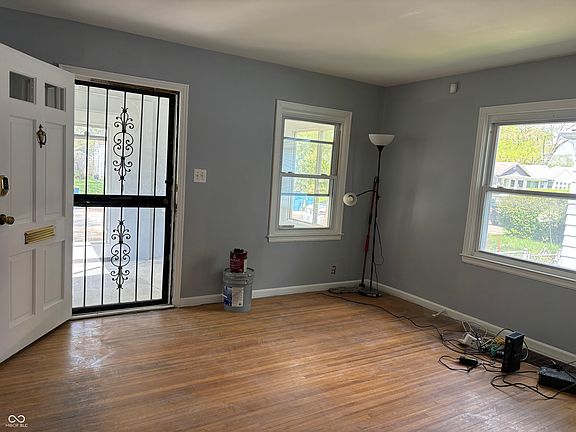 4th image of 5105 Rosslyn Ave