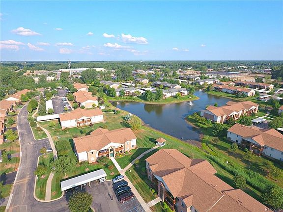 2nd image of 9692 Sawgrass Ct #32
