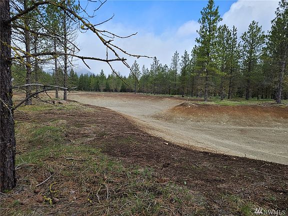 2nd image of 16 Southern Star Ln