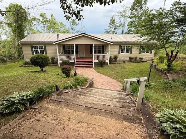 257 River Crest Dr, Flat Rock, NC 28731