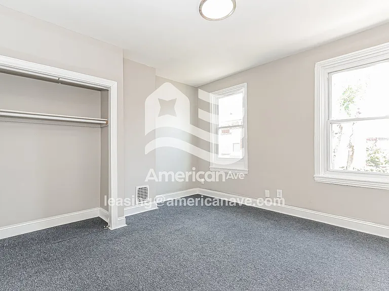 1322976_011_bedroom_11.jpg