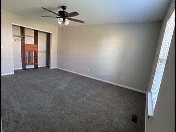 4th image of 1100 Sleepy Hollow Dr