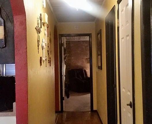 3rd image of 421 SW 92nd St