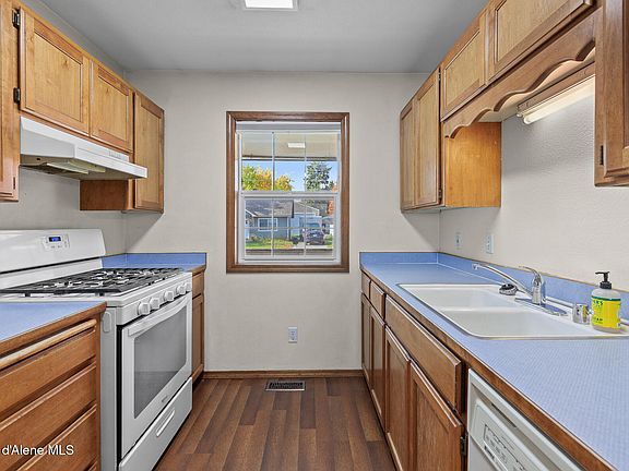 4th image of 1814 N Medina St