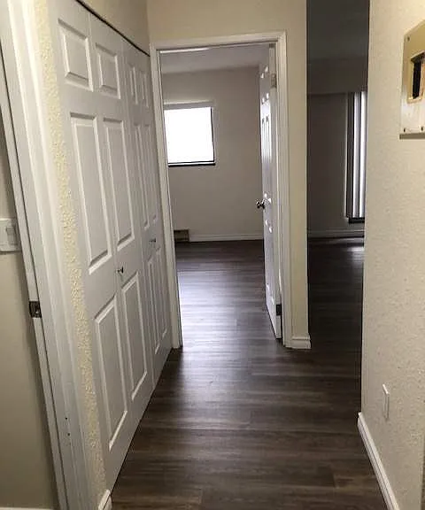4299 Departure Bay Rd — Photo 9