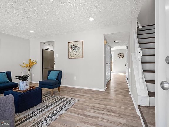 3rd image of 5570 Caithness Ct