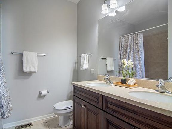 4th image of 2497 Waterbury Ln